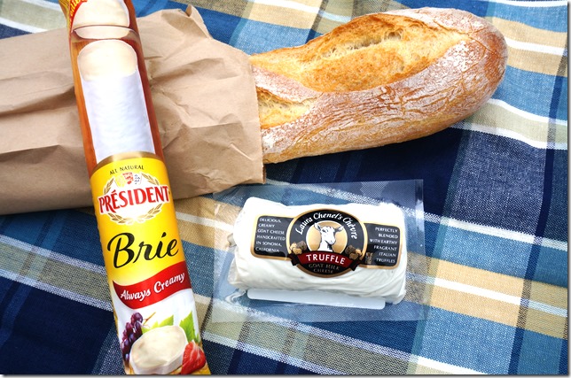 Brie_Goat_Cheese_and_Baguette
