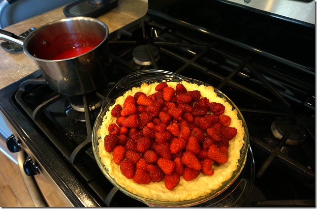 Jello_Pie_Crust_Raspberries